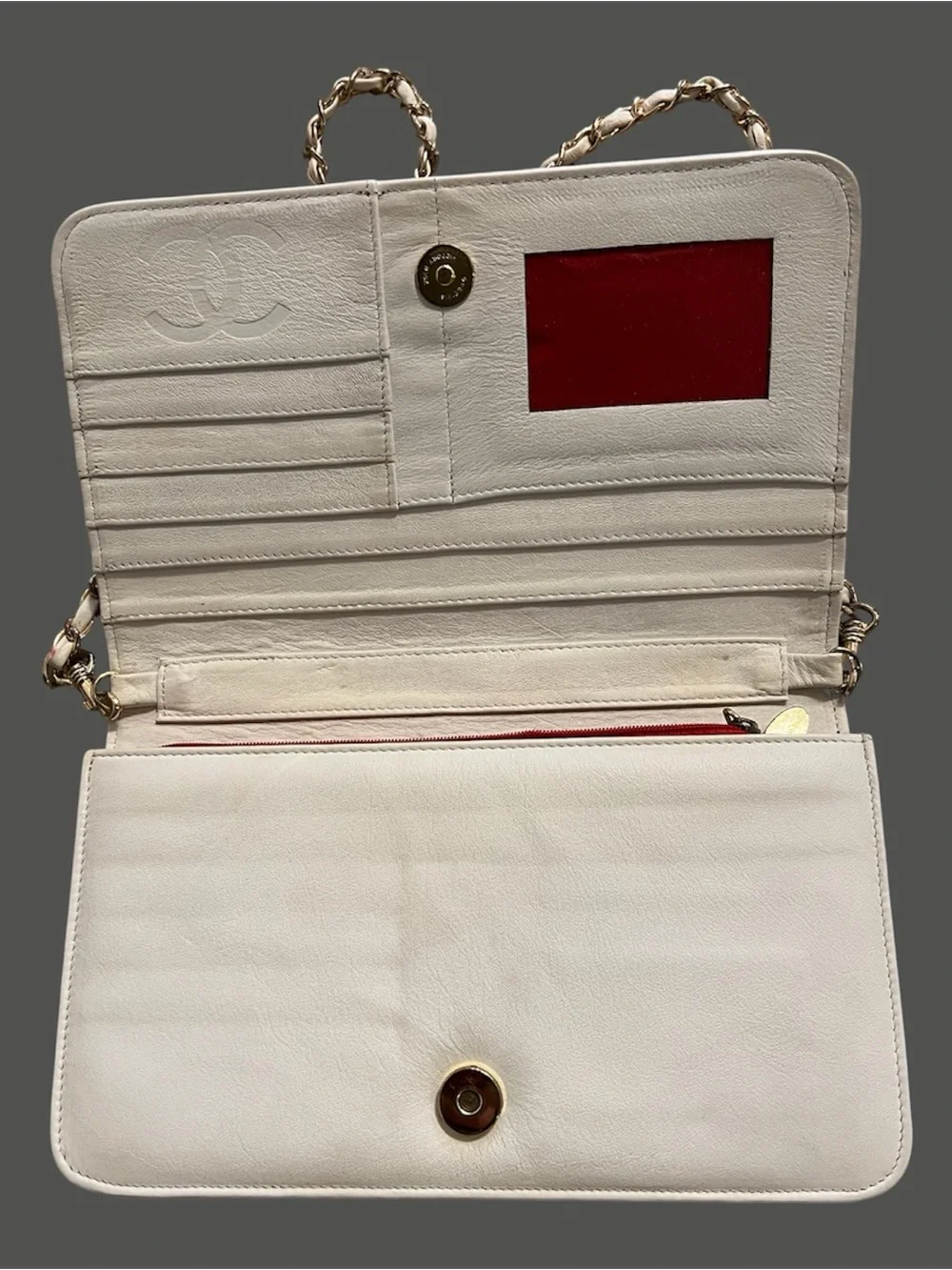 CHANEL White Quilted Lambskin Crossbody Bag with Gold Chain